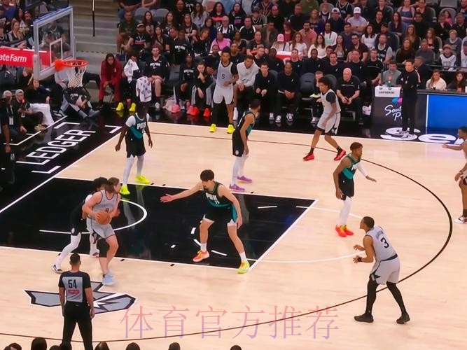 开拓者客场掀翻西部第二!阿夫迪亚29+11+10带队爆冷胜马刺 开拓者客场掀翻西部第二!阿夫迪亚29+11+10带队爆冷胜马刺